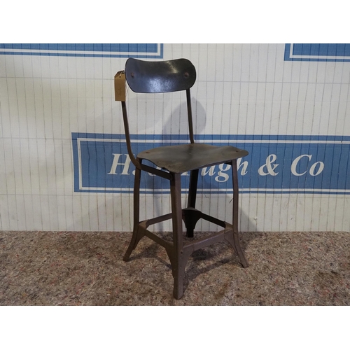 1185 - Vintage industrial style chair