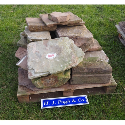 864 - Pallet of rockery stone