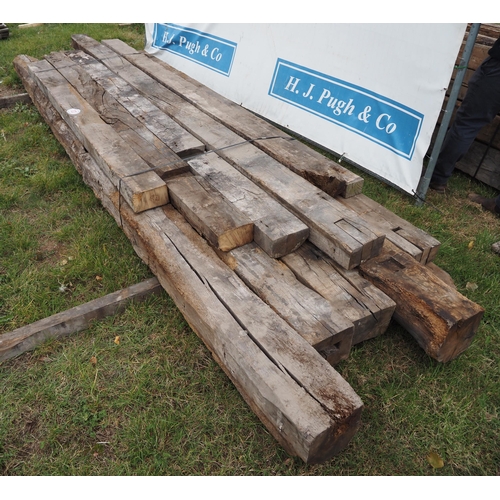 1323 - Reclaimed oak beams average 3.3m - 11