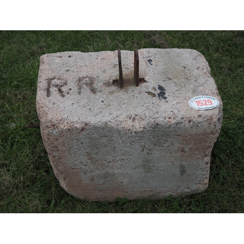 1529 - Concrete weight block