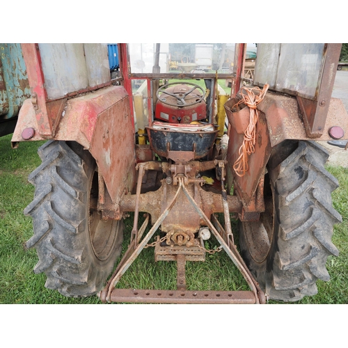 1641 - Massey Ferguson 35 tractor with loader, runs and drives HUE 911