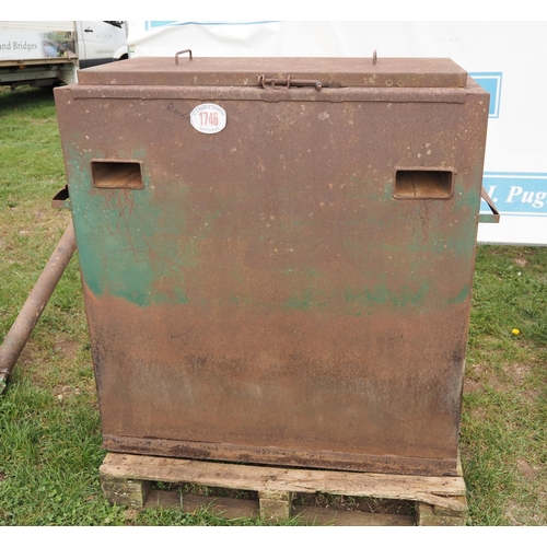 1746 - 4ft Metal Pig feed hopper