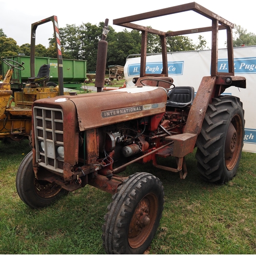 1777 - IH 444 tractor, safety frame, runs and drives