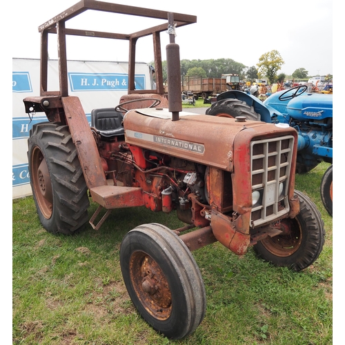 1777 - IH 444 tractor, safety frame, runs and drives