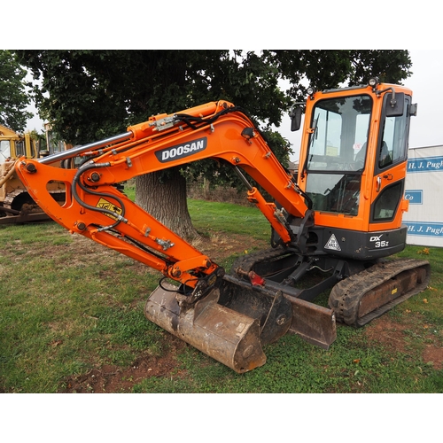 1792 - 2015 Doosan DX35Z digger, tidy  2 buckets