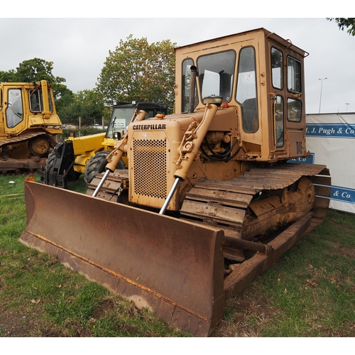 1793 - Caterpillar D4E bulldozer. Runs & drives. 3657 hours recorded