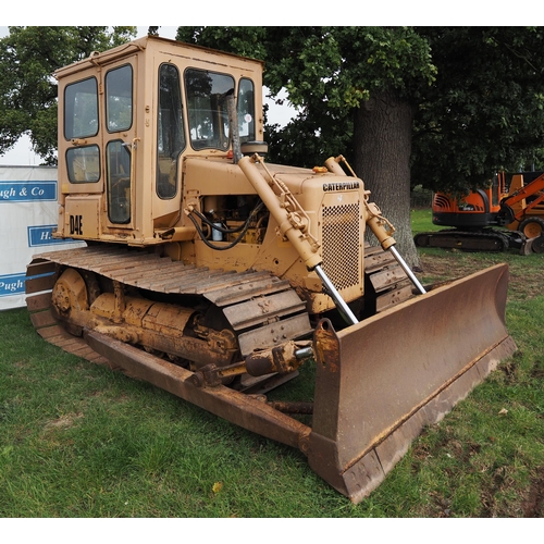 1793 - Caterpillar D4E bulldozer. Runs & drives. 3657 hours recorded