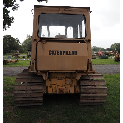 1793 - Caterpillar D4E bulldozer. Runs & drives. 3657 hours recorded