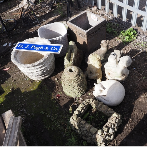 264 - Quantity of garden ornaments and planters