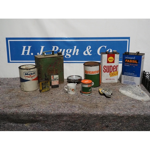 190 - Shell 2 gallon can, oil cans and grease