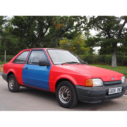 337 - Ford Escort Popular 3 door hatchback 1300cc, 1989. Runs and rides, showing 35k miles.  MOT until 29.... 