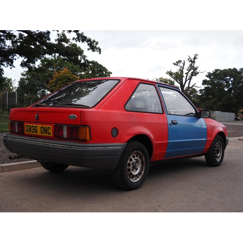 337 - Ford Escort Popular 3 door hatchback 1300cc, 1989. Runs and rides, showing 35k miles.  MOT until 29.... 