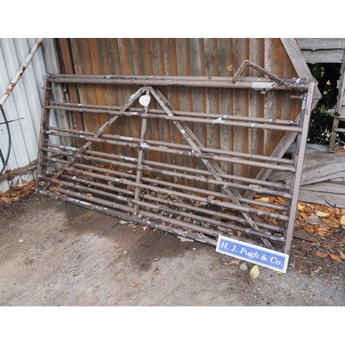 393 - Pair of 8ft 5 bar metal gates