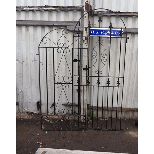 398 - 2 Garden gates, 1 - 2ft and 1 - 2'6