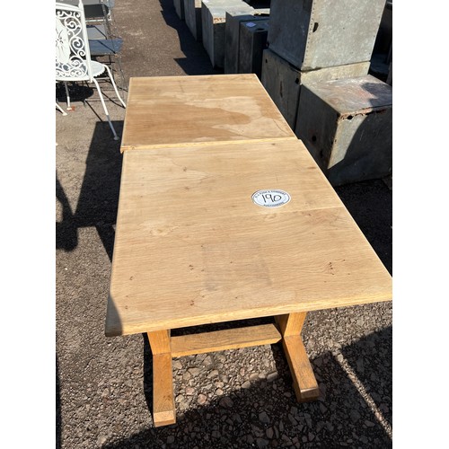 190 - Oak tables -2