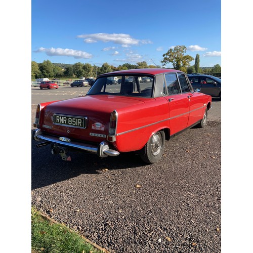 352 - Rover 2200 TC 4 door saloon. 1977, 2204cc, Runs & drives, Requires a new battery, Reg RNR 851R, V5, ... 