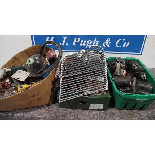 388 - Large quantity of assorted car spares