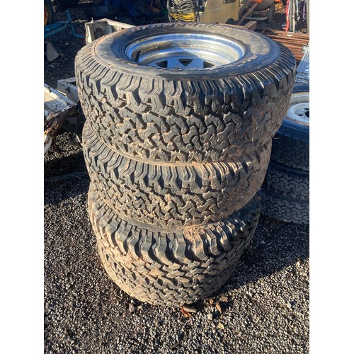 443 - BF Goodrich tyres 31x10.50r15 wheels and tyres -4