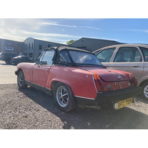 355 - MG Midget . 1977. 1491cc. Runs and drives but needs attention. Reg BFC 712R. . Keys.