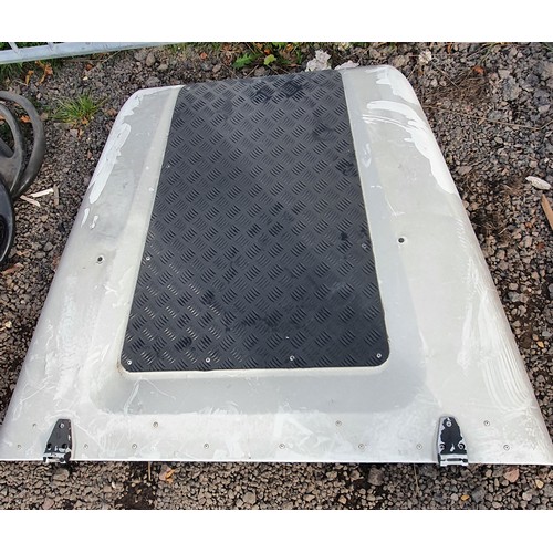 455 - Land Rover Defender bonnet