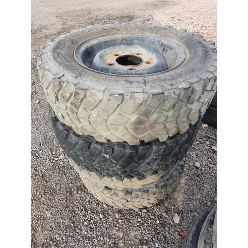 462 - 4 - Land Rover wheels and tyres