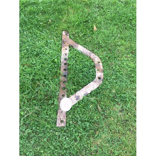 140 - Standard Fordson wide drawbar