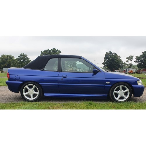 357 - Ford Escort Ghia convertible, 1800cc, 1996. Runs and drives, MOT until 20/7/23. Has had £2000 spent ... 