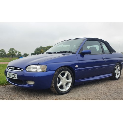 357 - Ford Escort Ghia convertible, 1800cc, 1996. Runs and drives, MOT until 20/7/23. Has had £2000 spent ... 