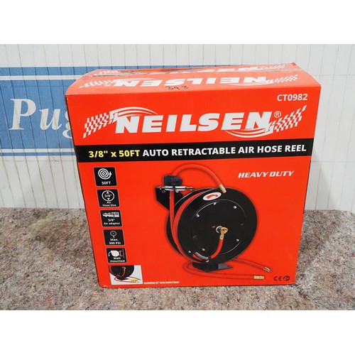 468 - Neilsen auto retractable air hose reel