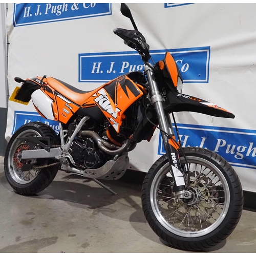 932 - KTM Duke Supermoto motorcycle. 2000. 640cc
Frame No. VBKGSL408YM733405
Engine No. 0058414506
Runs an... 