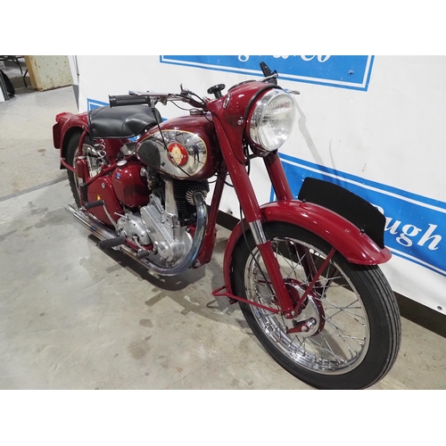 887 - BSA B31 Springer Motorcycle. 1954. 350cc
Frame No. BB31S-7843 
Engine No. BB31-7143
Good Compression... 