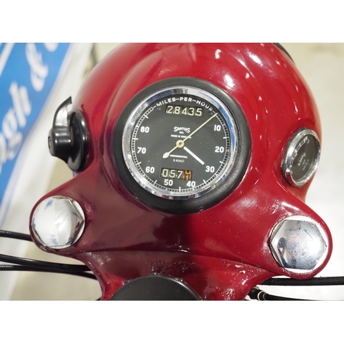 887 - BSA B31 Springer Motorcycle. 1954. 350cc
Frame No. BB31S-7843 
Engine No. BB31-7143
Good Compression... 