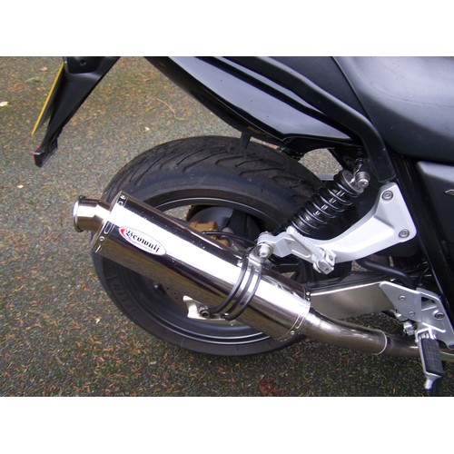 1062 - Honda CB1300 motorcycle. 2007. Runs and rides well. Givi Maxia top box and original silencer. Comes ... 