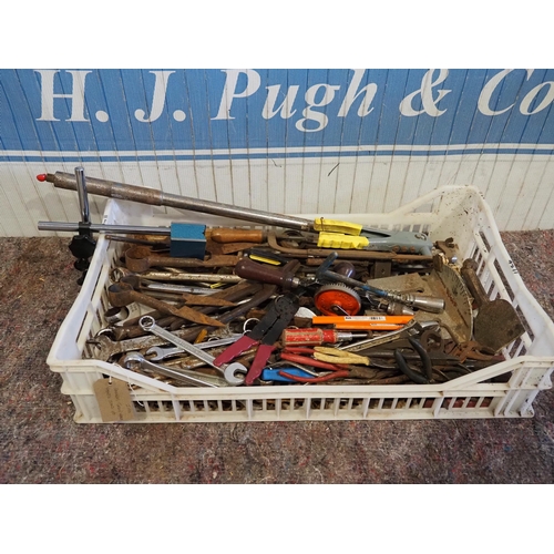 342 - Spanners, torque wrench, magnetic stand, etc.