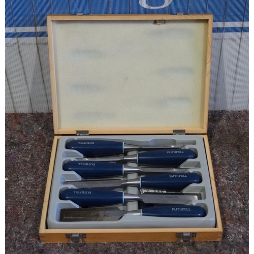 344 - Set of 6 Faithfull chisels