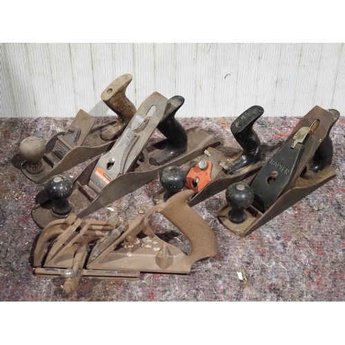 419 - 5 Woodworking planes to include Record 073