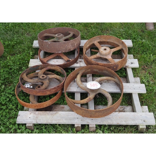 585 - 5- Cast iron wheels