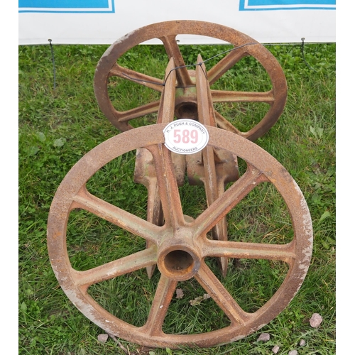 589 - 4- Cast iron wheels