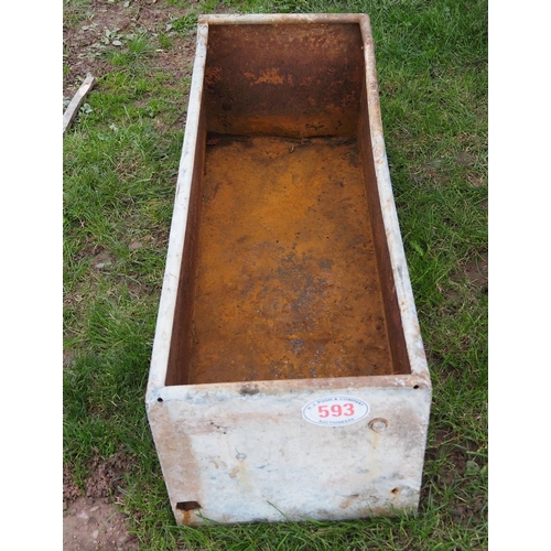 593 - Galvanised water tank 4ft x 2ft