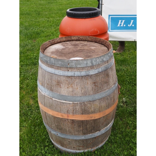 656 - 2- Cider barrels