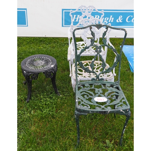 693 - 3- Garden chairs and table