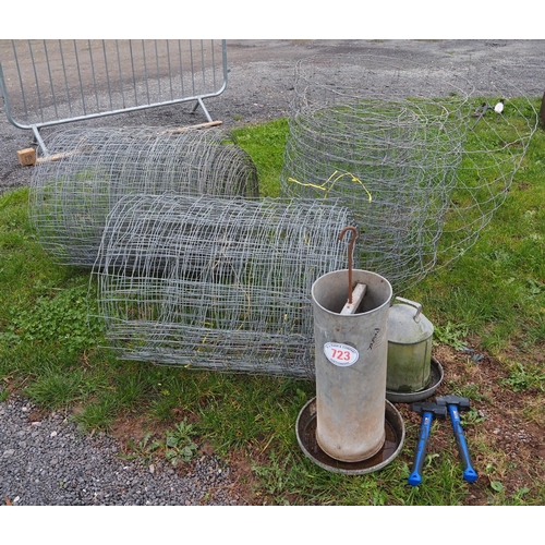 723 - Poultry feeders, hammers and wire fencing