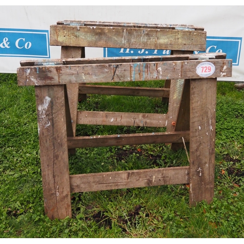 729 - Pair of heavy wooden trestles