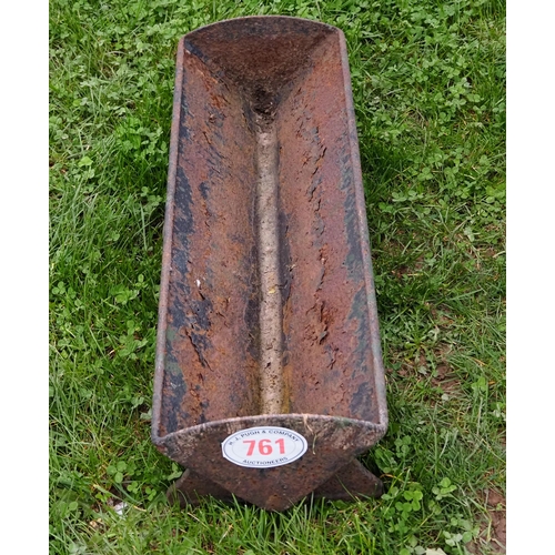 761 - Cast iron trough 3ft