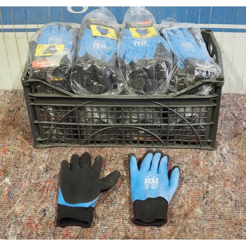 807 - 48 - Pairs of size 10 waterproof thermal gloves