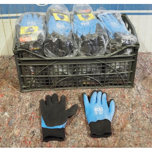 808 - 48 - Pairs of size 10 waterproof thermal gloves