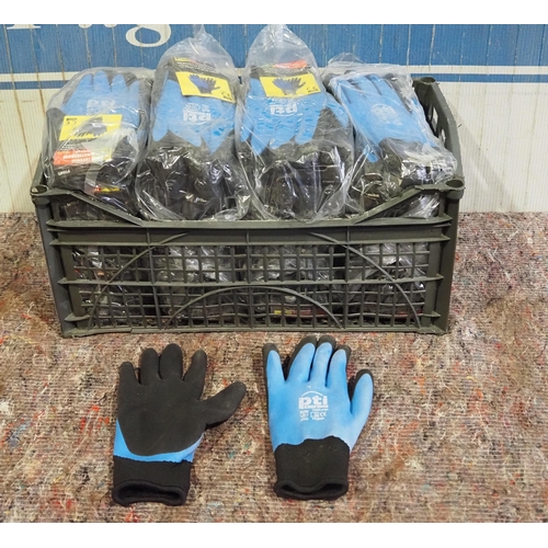 809 - 48 - Pairs of size 10 waterproof thermal gloves