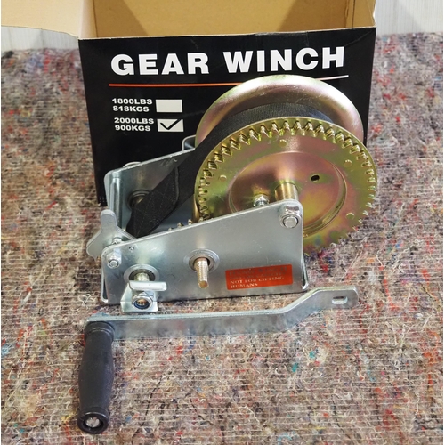 881 - 2 Gear winch 25ft of webbing