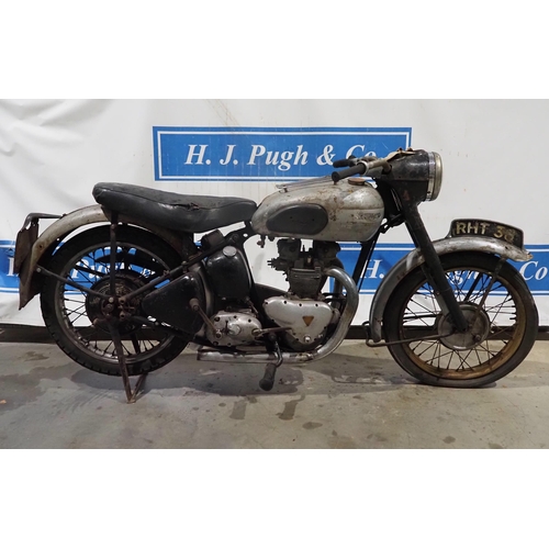 869 - Triumph T100 Pre Unit motorcycle project. 1952
Frame No. 32528
Engine No. T100 32528
Transferable re... 
