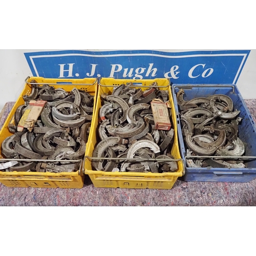 707 - Large quantity of motorcycle brake shoes